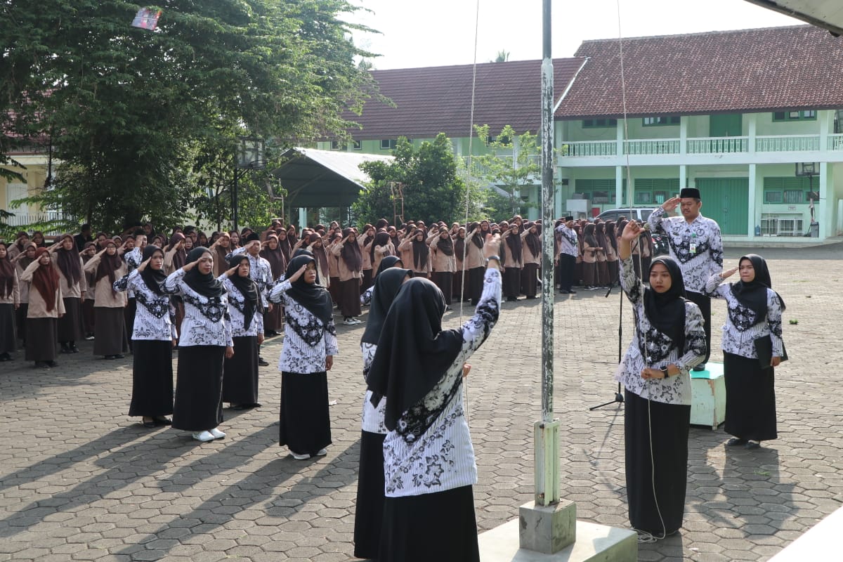 Upacara Peringatan Hari Guru